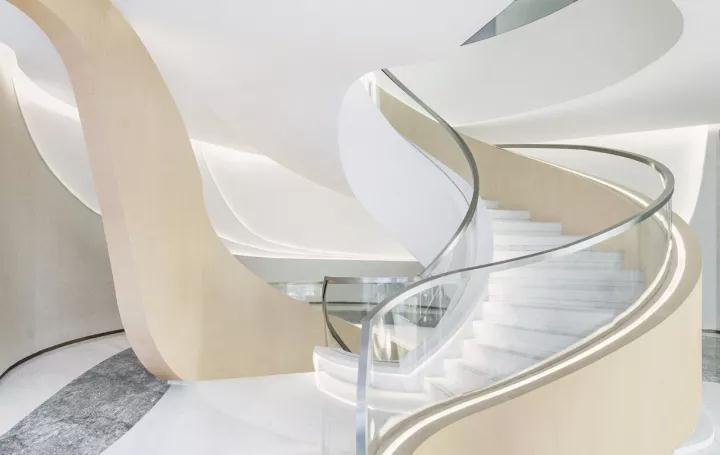 一個讓你仿若穿越時空的科技展廳，展示未來生活形態插圖(3)